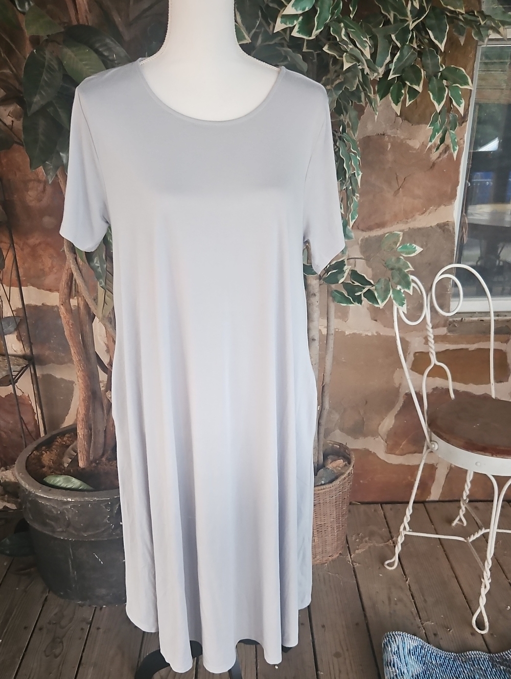 Zenana Outfitters Light Gray Short-Sleeve Swing Tunic Dress